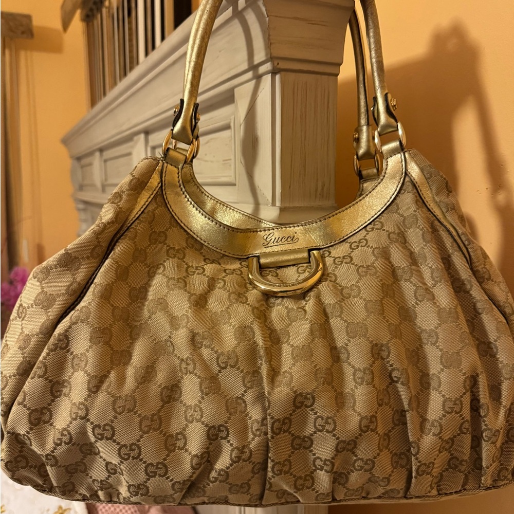 Authentic Gucci preloved Hobo.